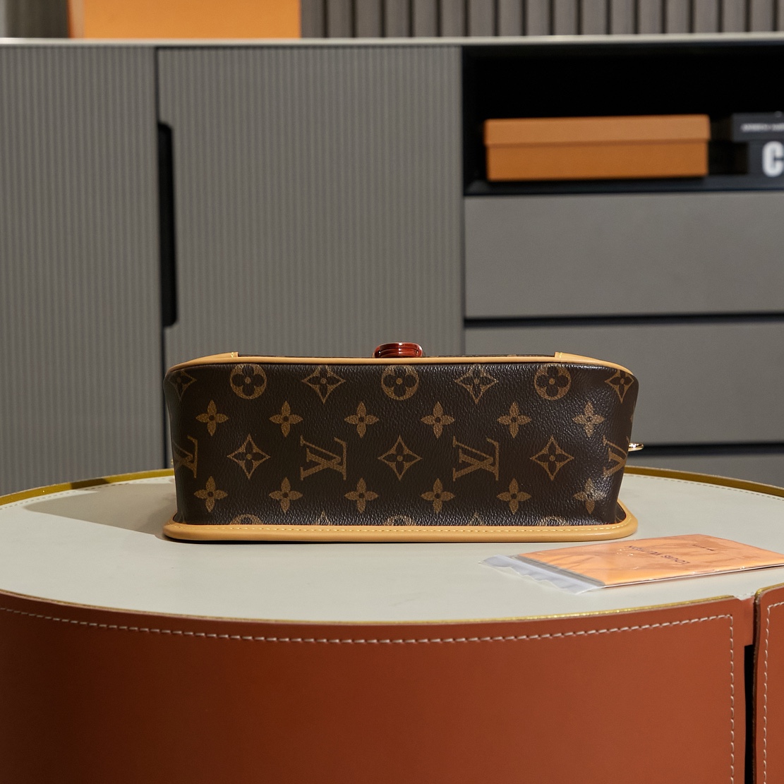 Louis Vuitton Diane Bag M45985 - Image 4
