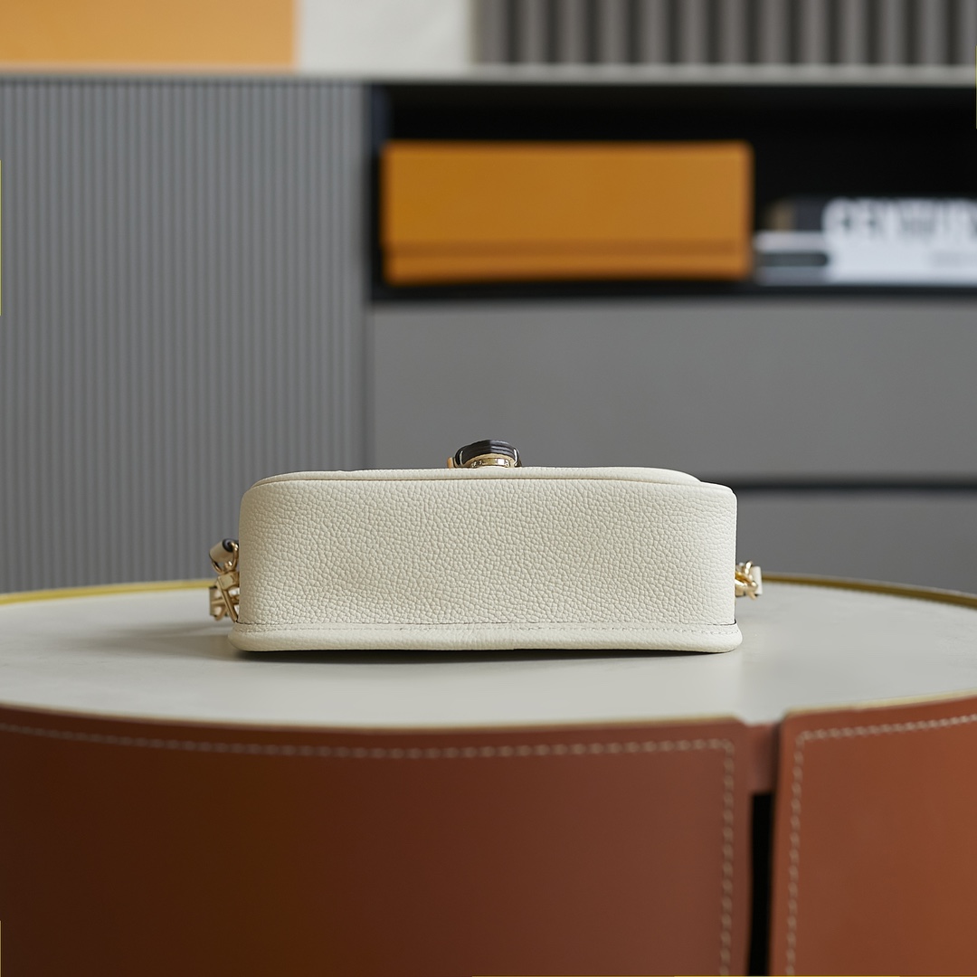 Saint Laurent Nano Diane Handbag M83566 - Image 4