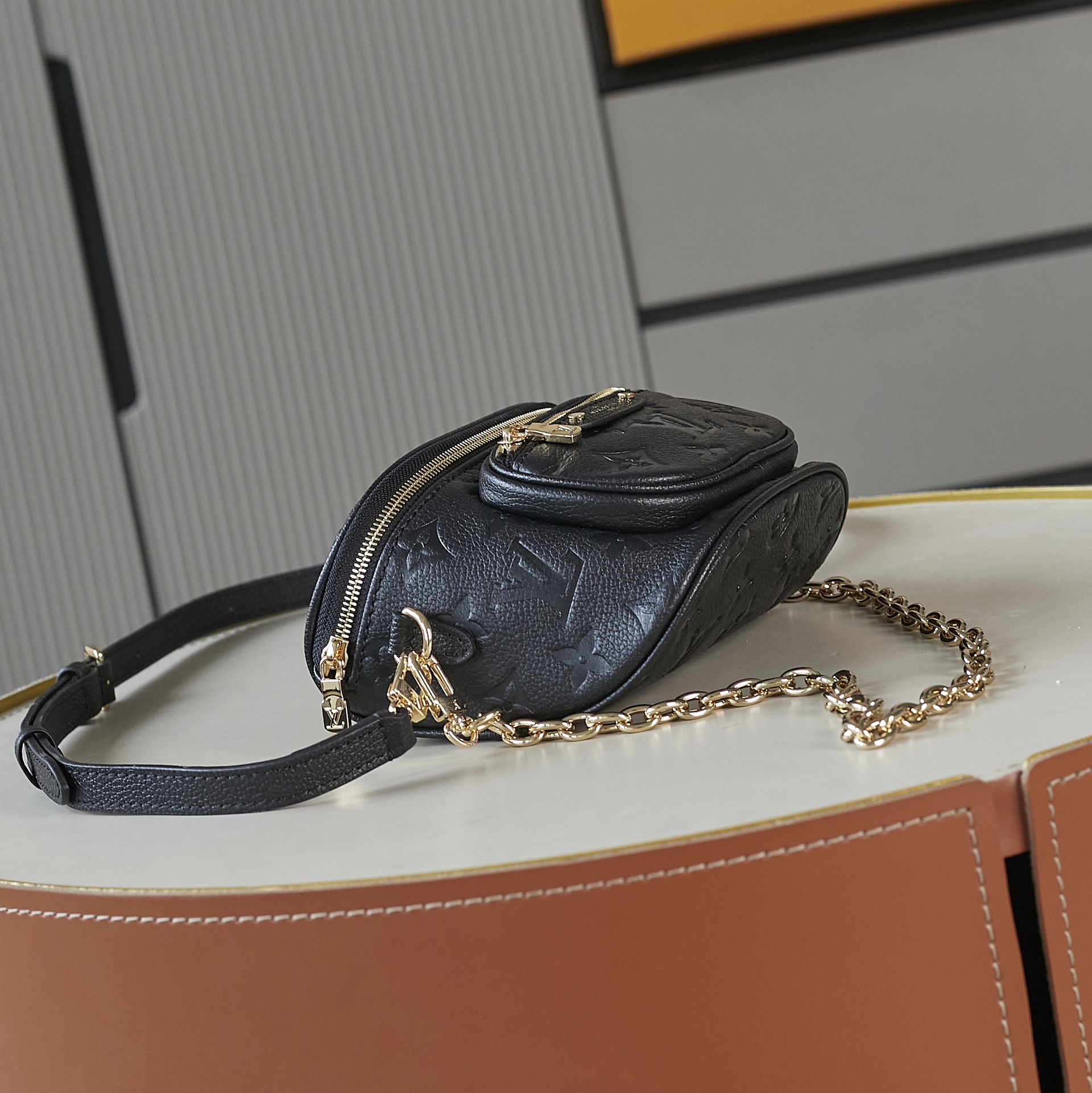 Louis Vuitton Mini Bumbag LV Gradient - Image 4