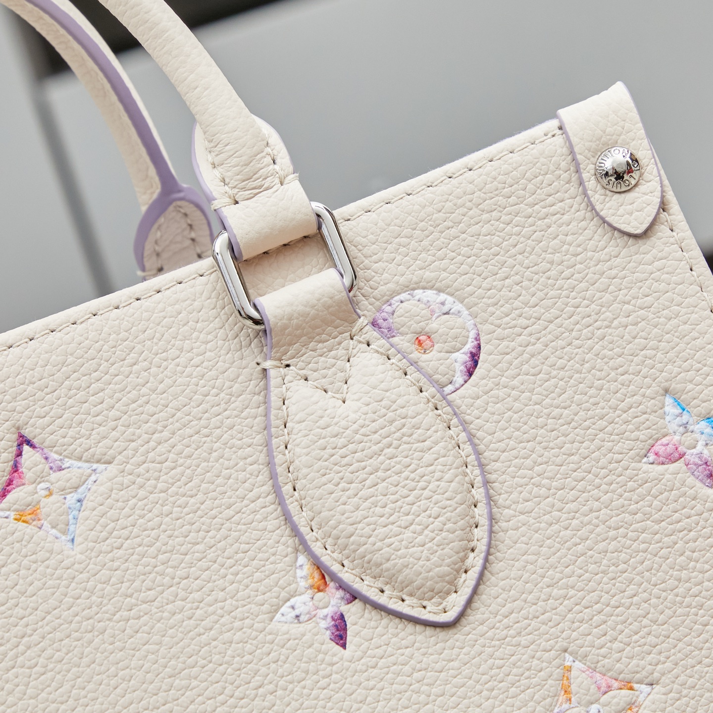 Louis Vuitton OnTheGo Small Handbag M29976 - Image 4