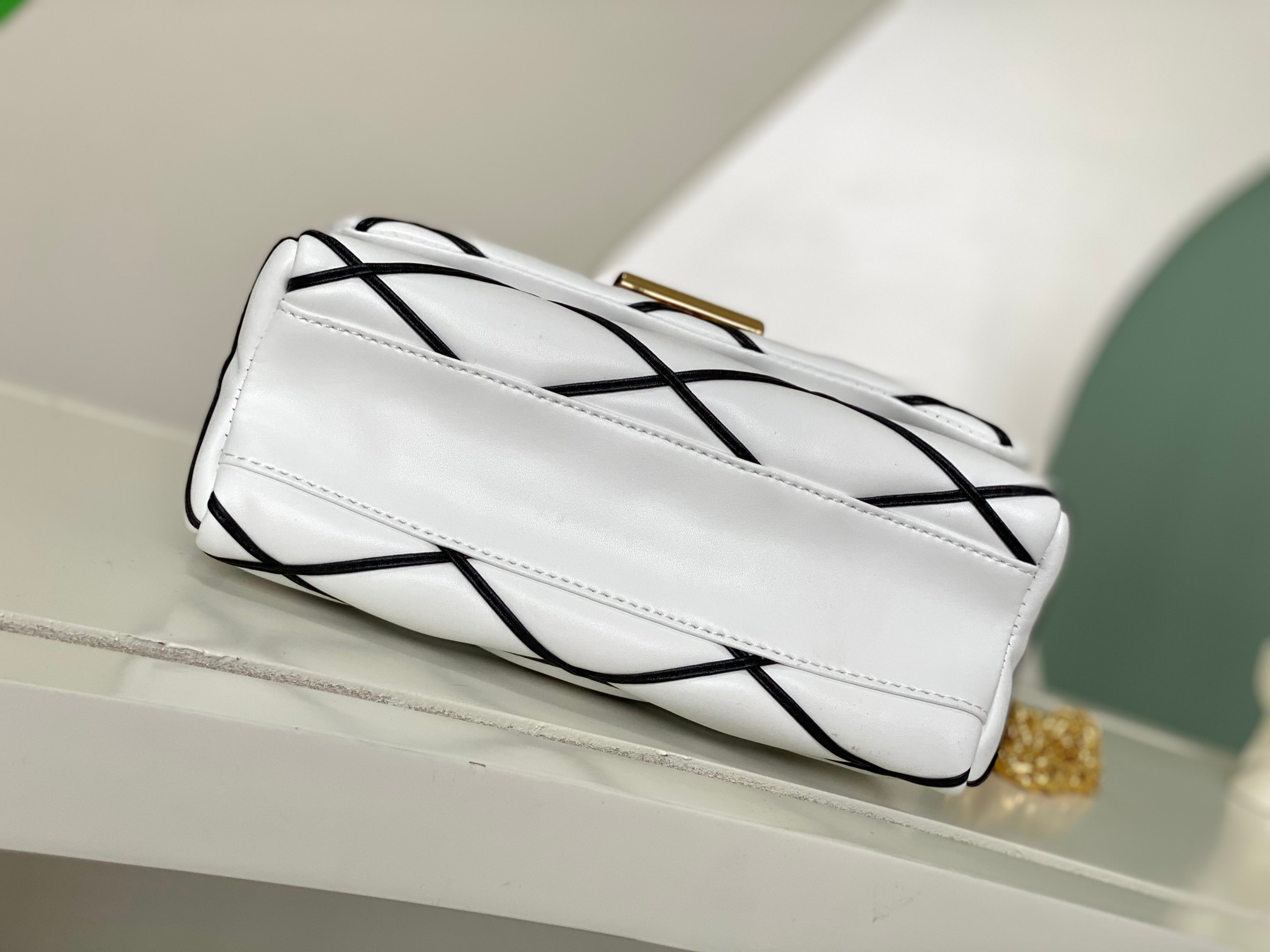 Louis Vuitton Twist GO-14 Medium Handbag M22891, Black - Image 4