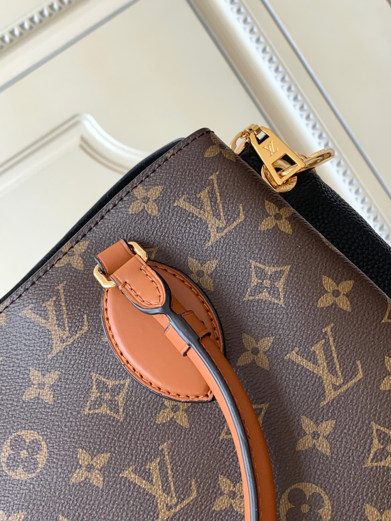 Louis Vuitton Opéra Handbag M46508 - Image 4