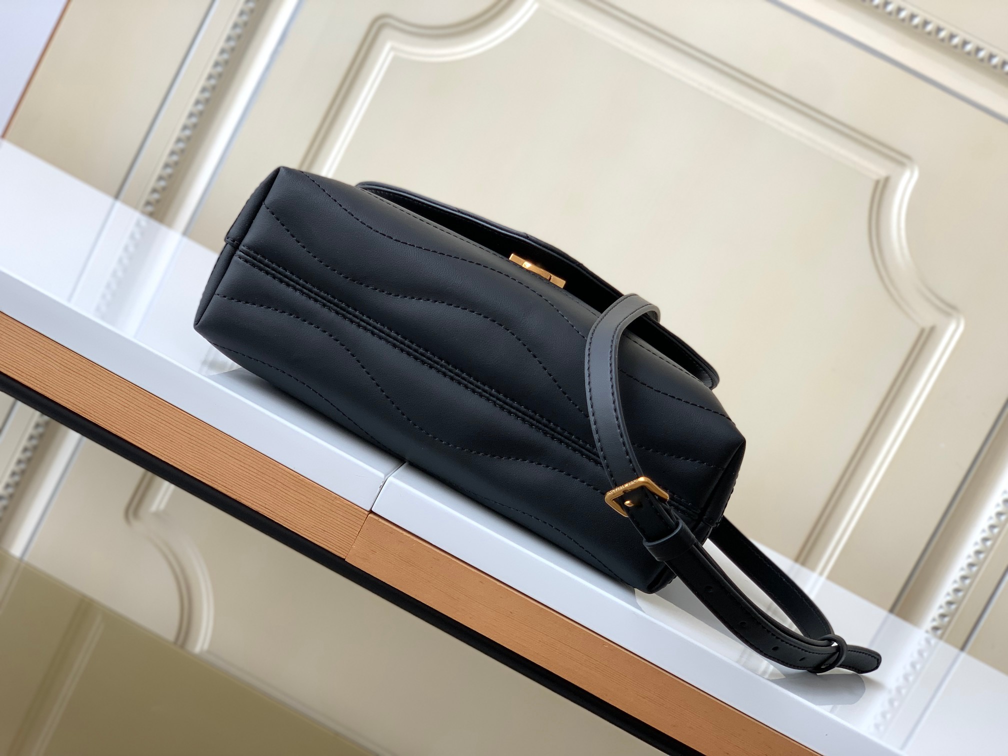 Louis Vuitton Hold Me New Wave Handbag - Image 4