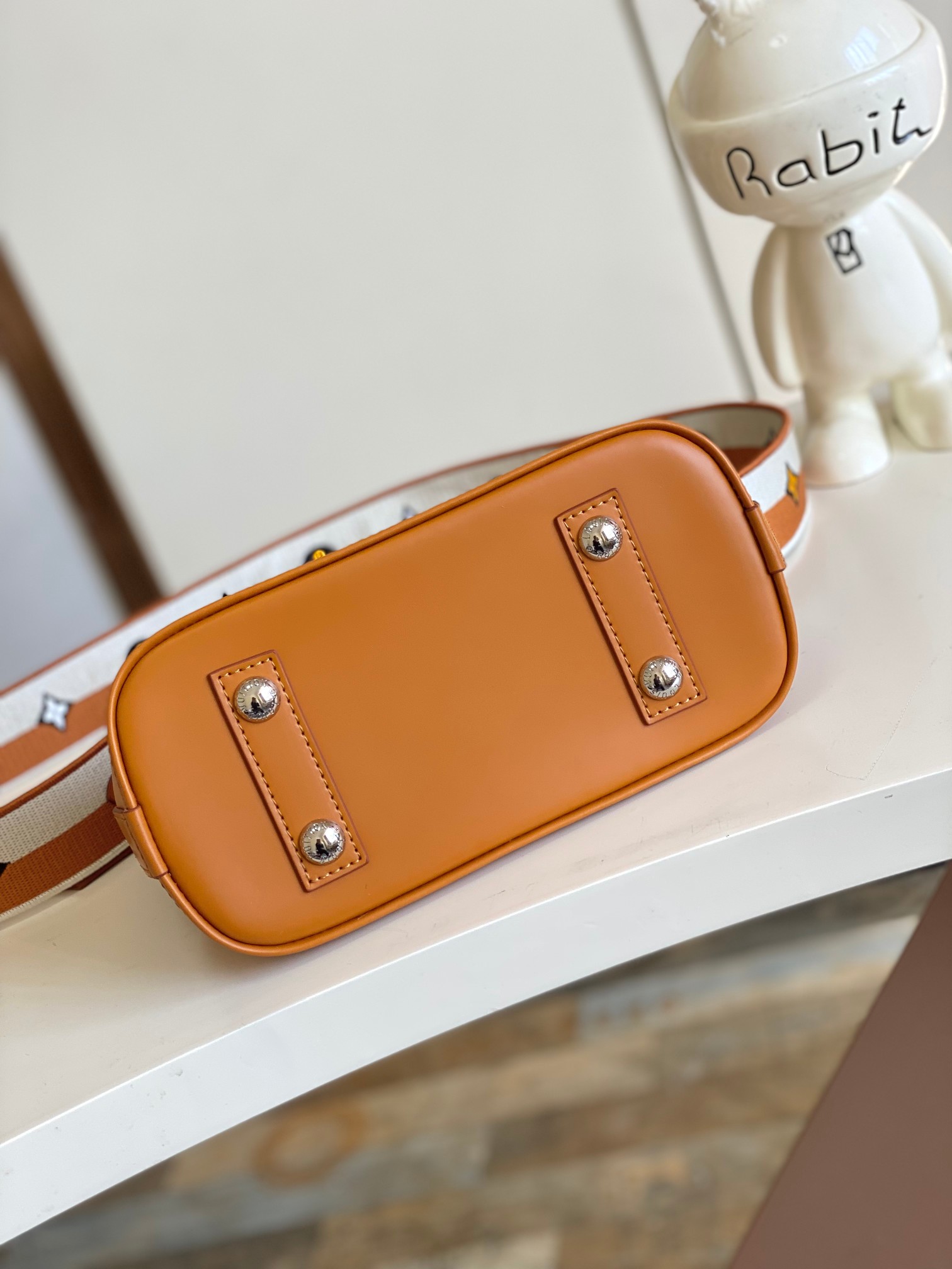Louis Vuitton Alma BB Epi Leather Handbag - Image 4