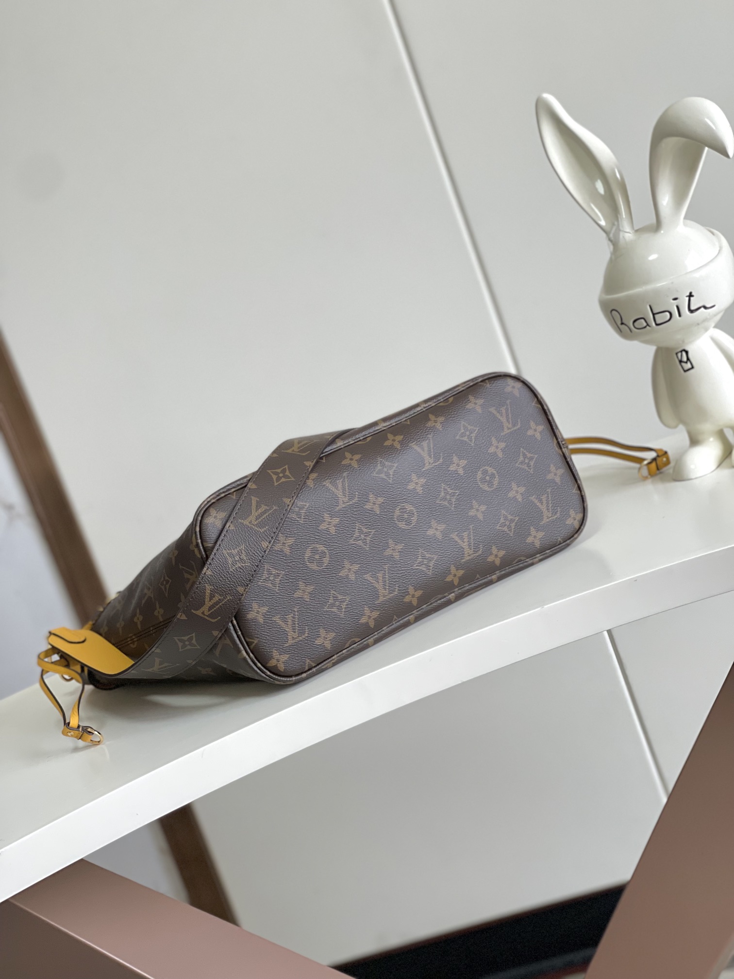 Louis Vuitton Neverfull MM Tote Bag in Damier Azur Canvas - Image 4