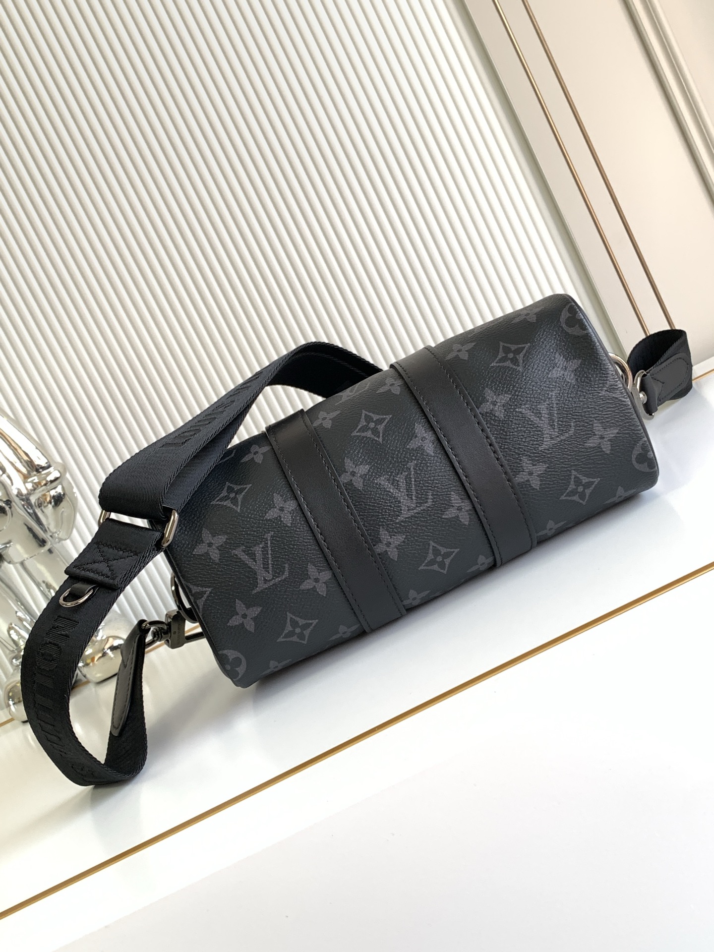 Louis Vuitton Keepall 25 Travel Bag in Monogram Eclipse Reverse Canvas - Image 4