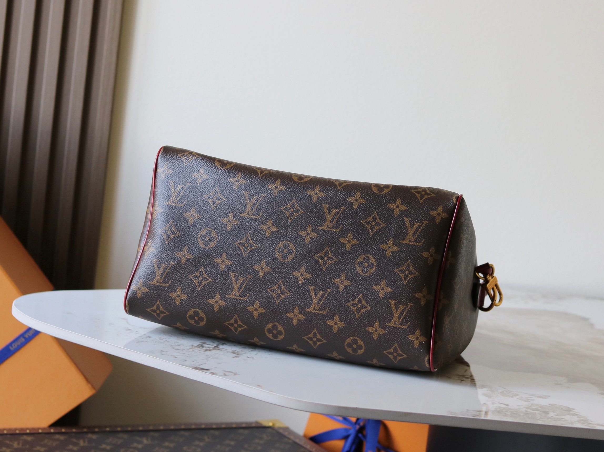 Louis Vuitton Speedy Soft 30 Handbag - Image 4