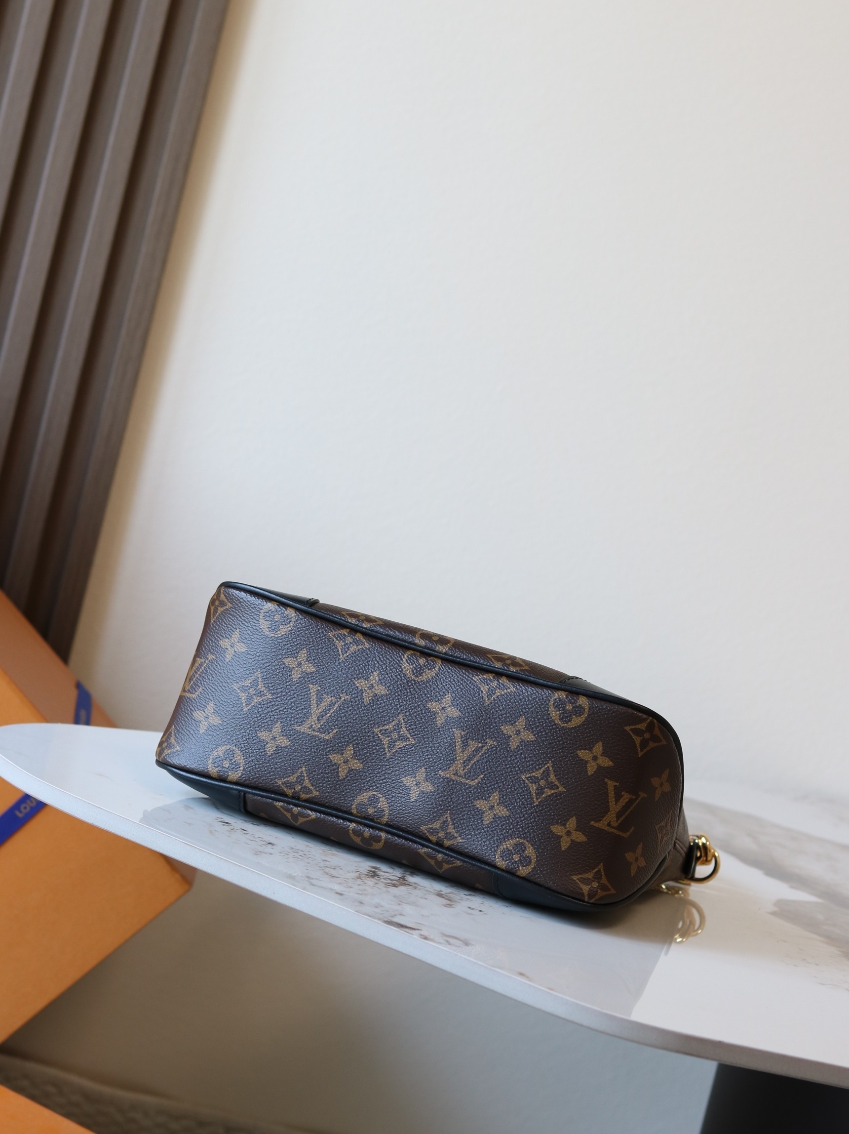 Louis Vuitton Boulogne Small Shoulder Bag in Monogram Canvas - Image 4