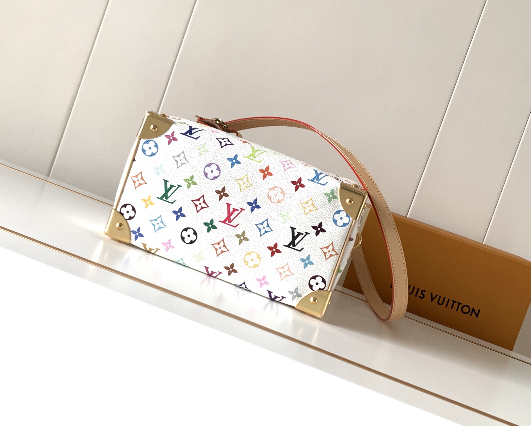 Louis Vuitton Speedy Bandoulière 25 Handbag, White Monogram Canvas - Image 4