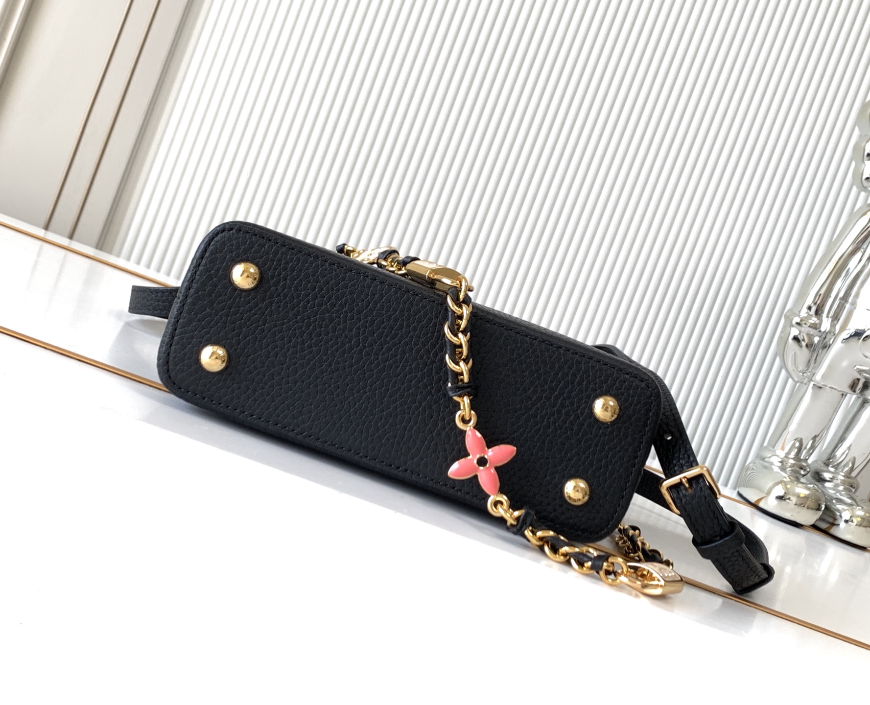 Louis Vuitton Capucines Mini Handbag in Black Taurillon Leather - Image 4