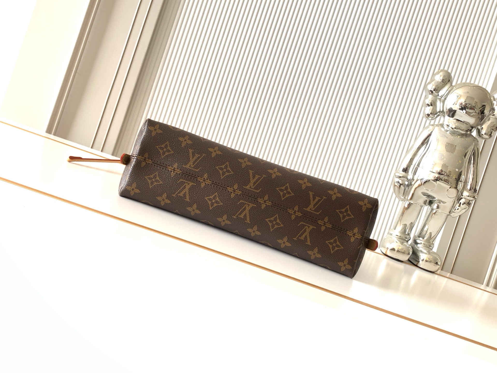 Louis Vuitton Monogram Carryall East West Handbag - Image 4