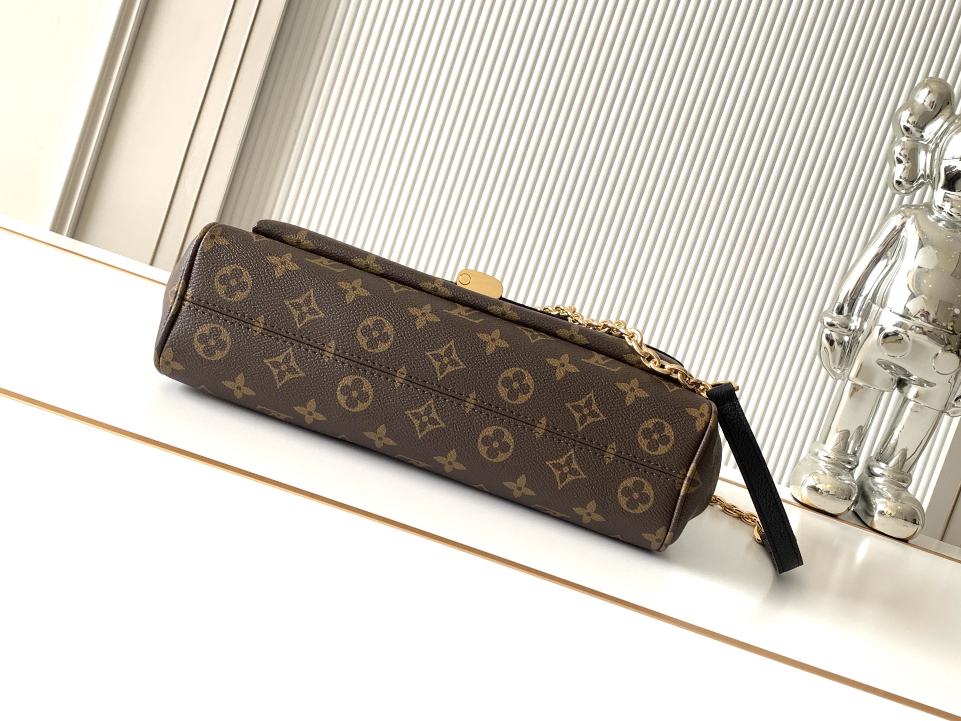 Louis Vuitton Saint-Germain PM Handbag - Image 4