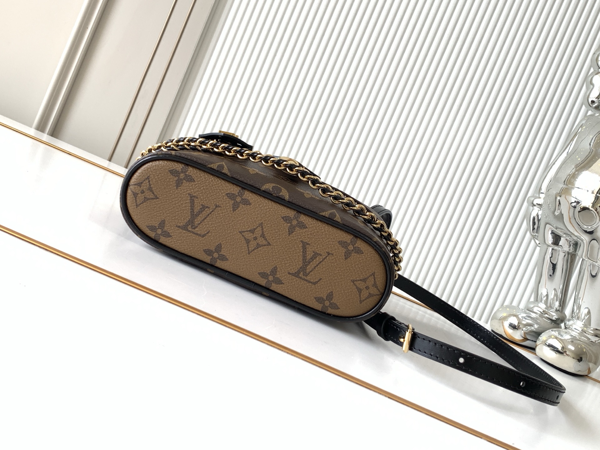 Louis Vuitton M47125 Monogram Vanity Chain Pouch - Image 4