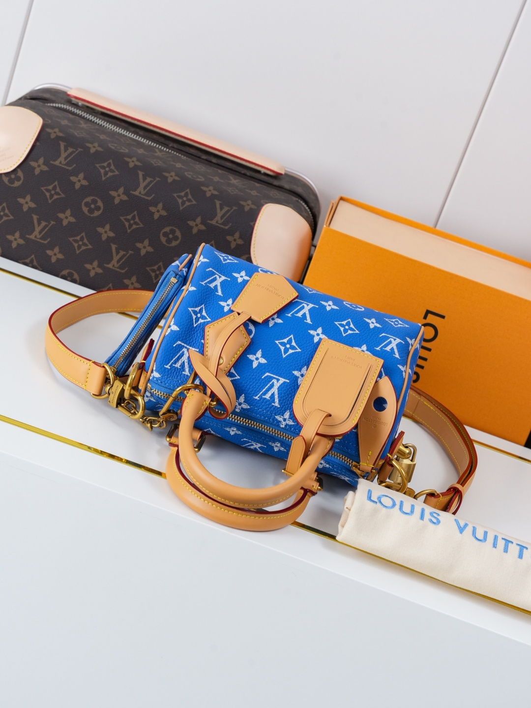 Louis Vuitton Speedy Bandoulière 20 Monogram Handbag - Image 4