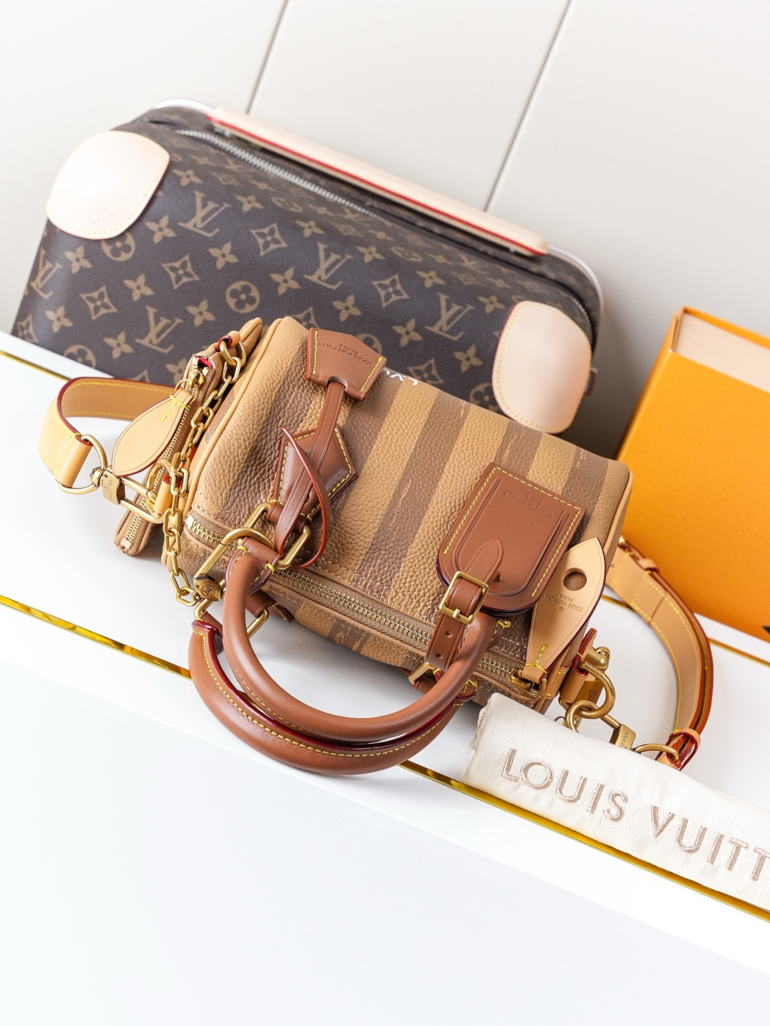 Speedy Bandoulière 20 Handbag in Brown Monogram Leather - Image 4