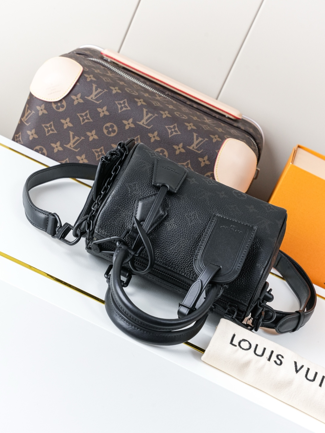 Louis Vuitton Speedy Bandouliere 20 Monogram Leather Handbag - Image 4