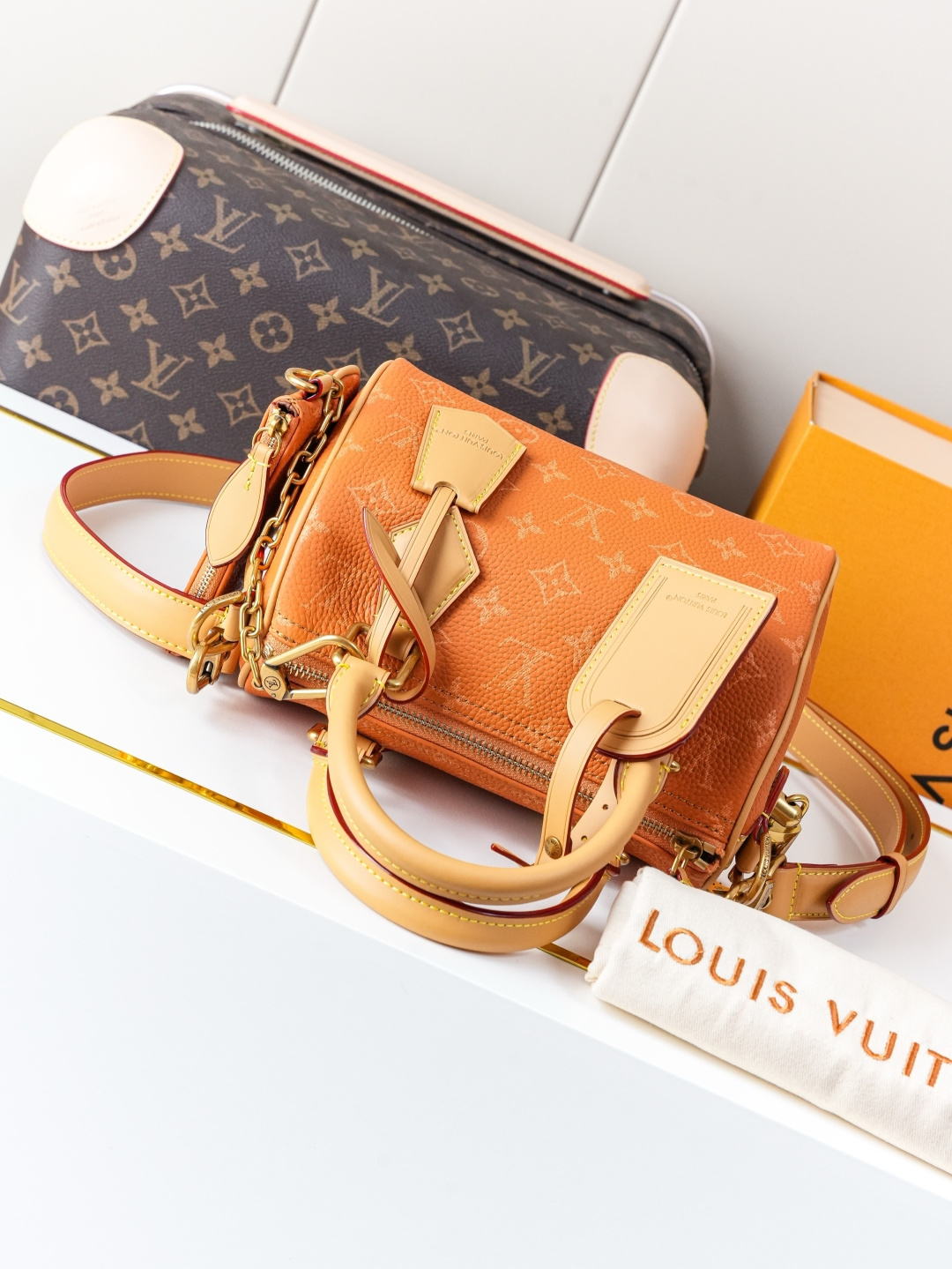 Louis Vuitton Speedy Bandoulière 20 Bag in Orange - Image 4