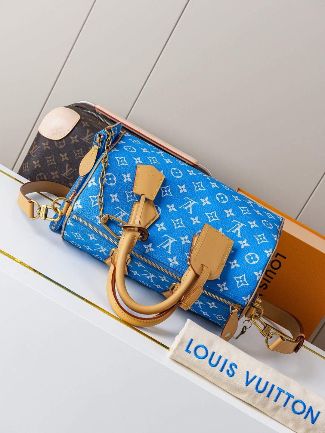 Speedy Bandoulière 30 Monogram Handbag - Image 4