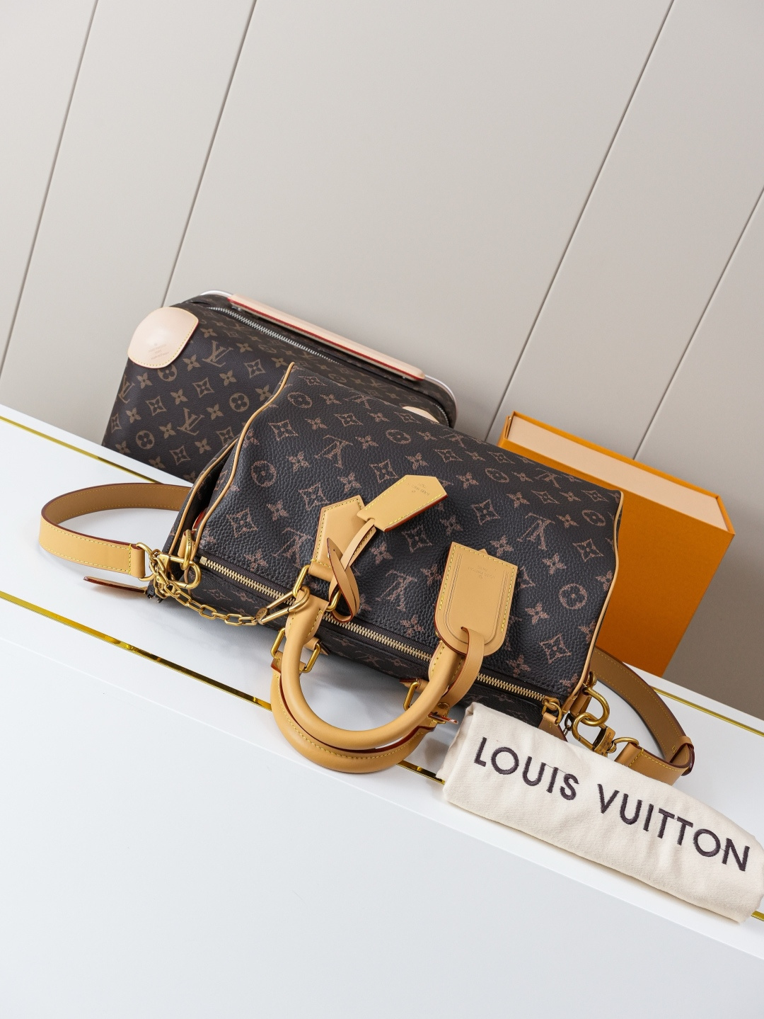 Louis Vuitton Speedy Bandoulière 30 Monogram Handbag - Image 4