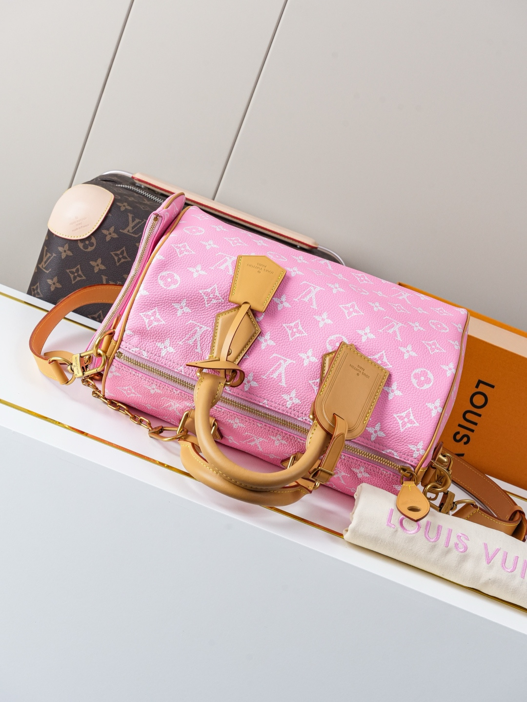 Louis Vuitton Speedy Bandoulière 30 Handbag - Image 4