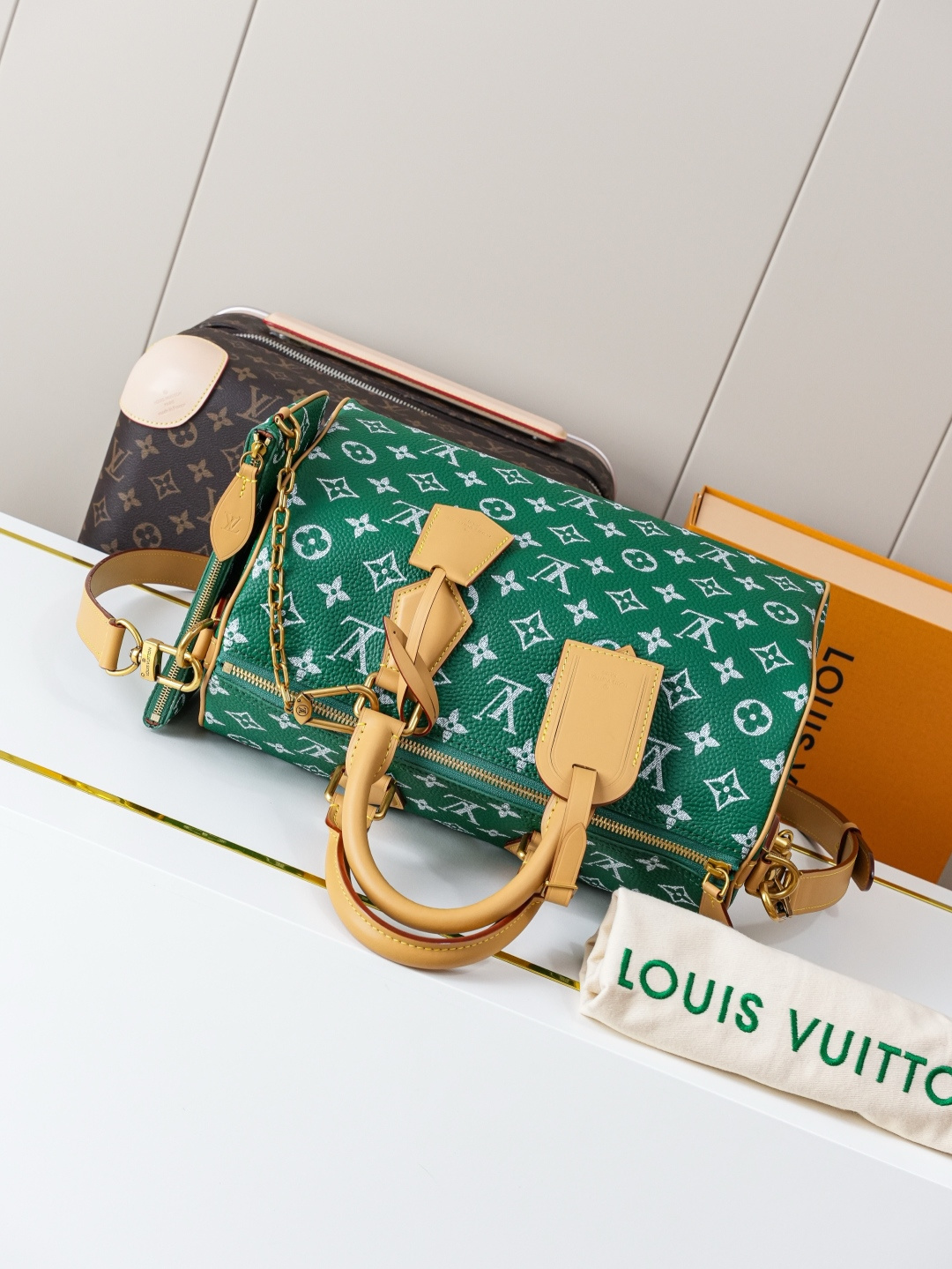 Louis Vuitton Speedy Bandouliere 30 Monogram Leather Handbag - Image 4