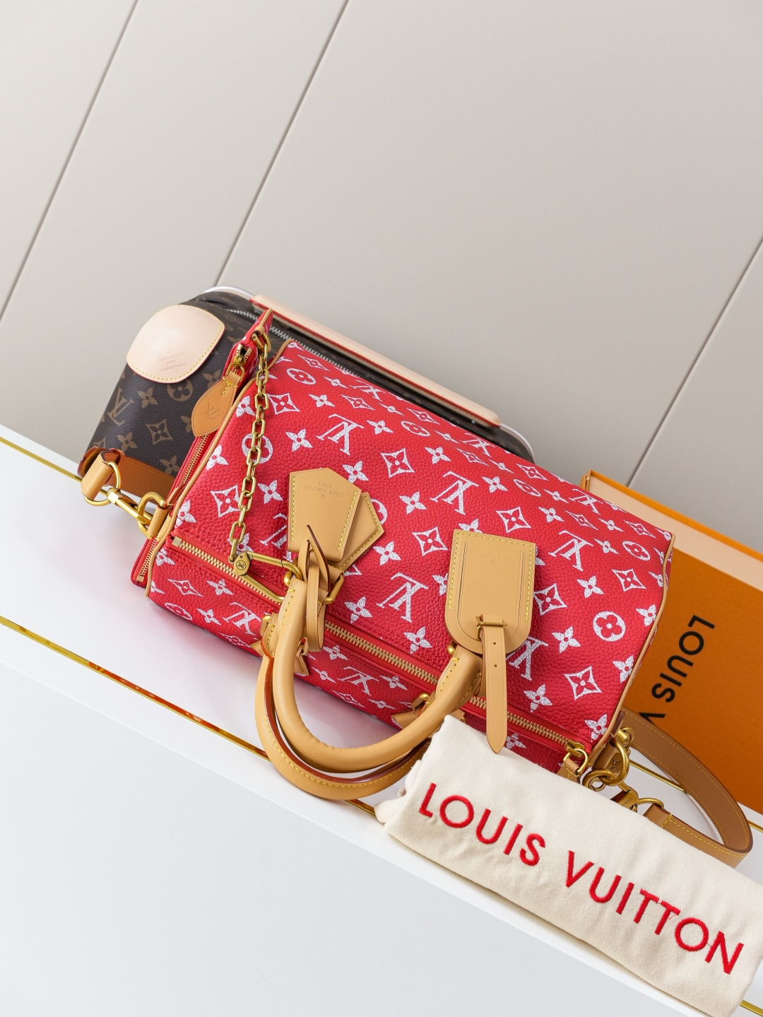 Louis Vuitton Speedy Bandoulière 30 Handbag - Image 4