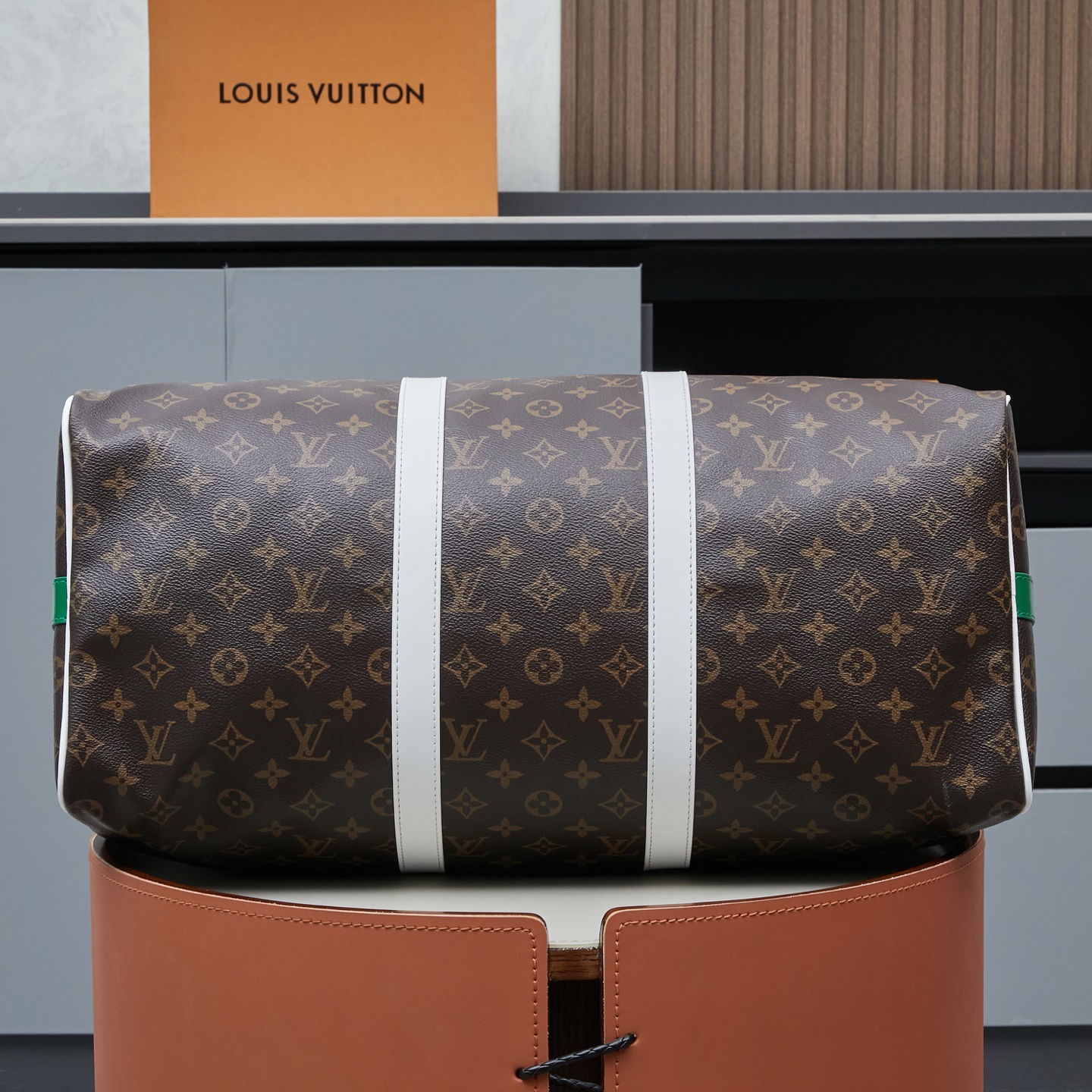 Louis Vuitton Keepall Bandoulière 50 Travel Bag - Image 4