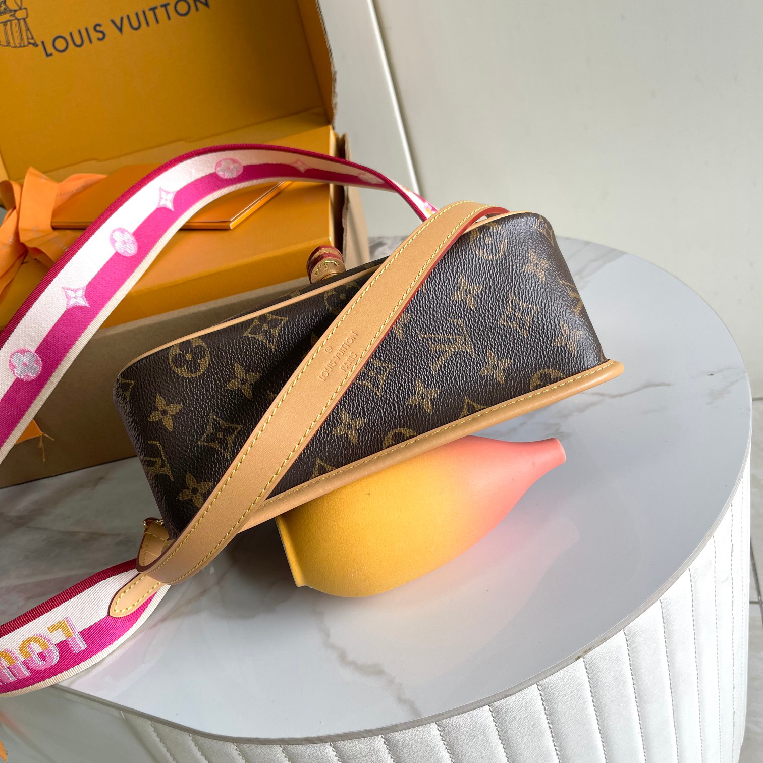 Diane Leather Shoulder Bag M46049 - Rose - Image 4