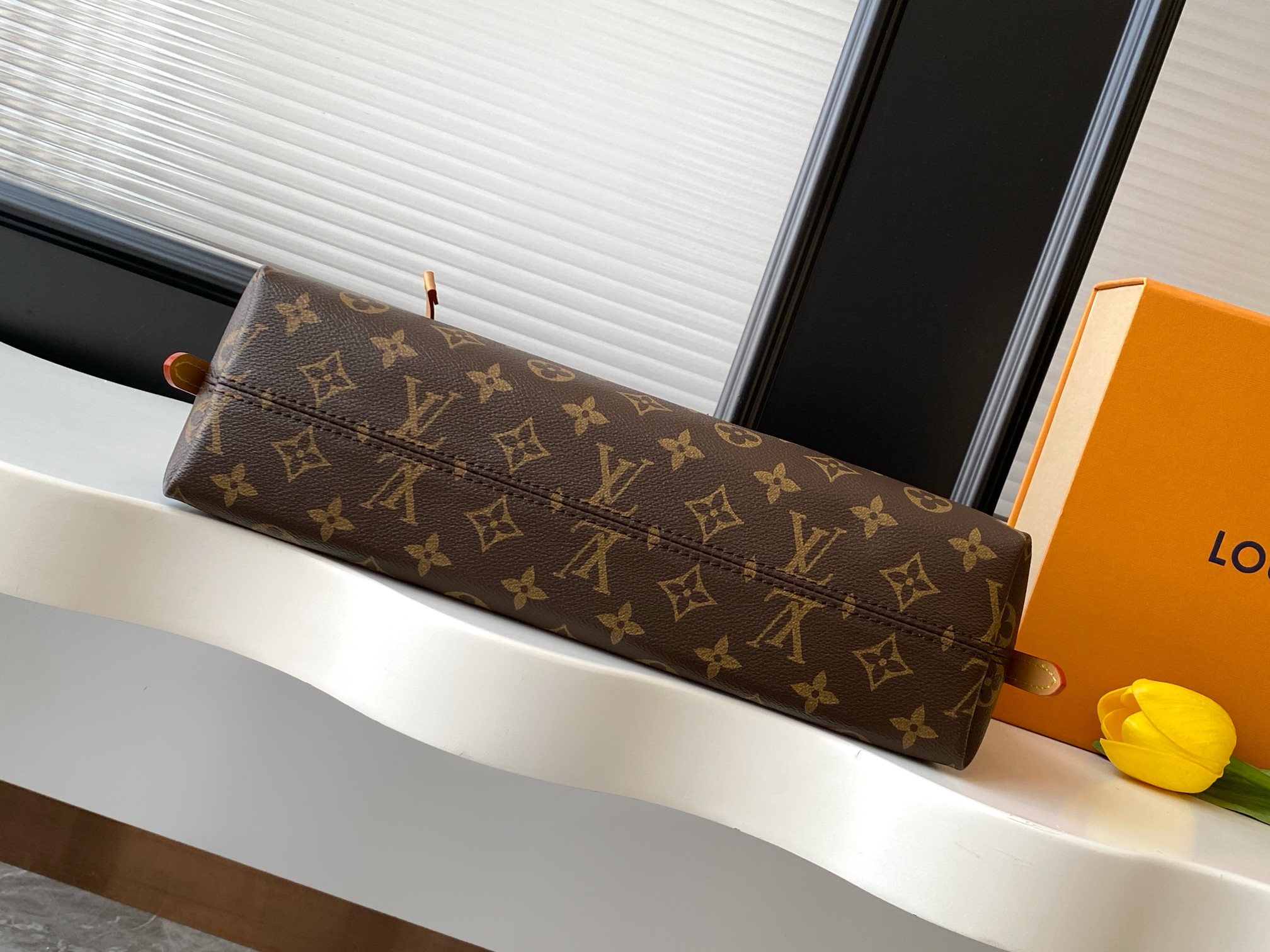 Louis Vuitton CarryAll EastWest Monogram Shoulder Bag M28101 - Image 4