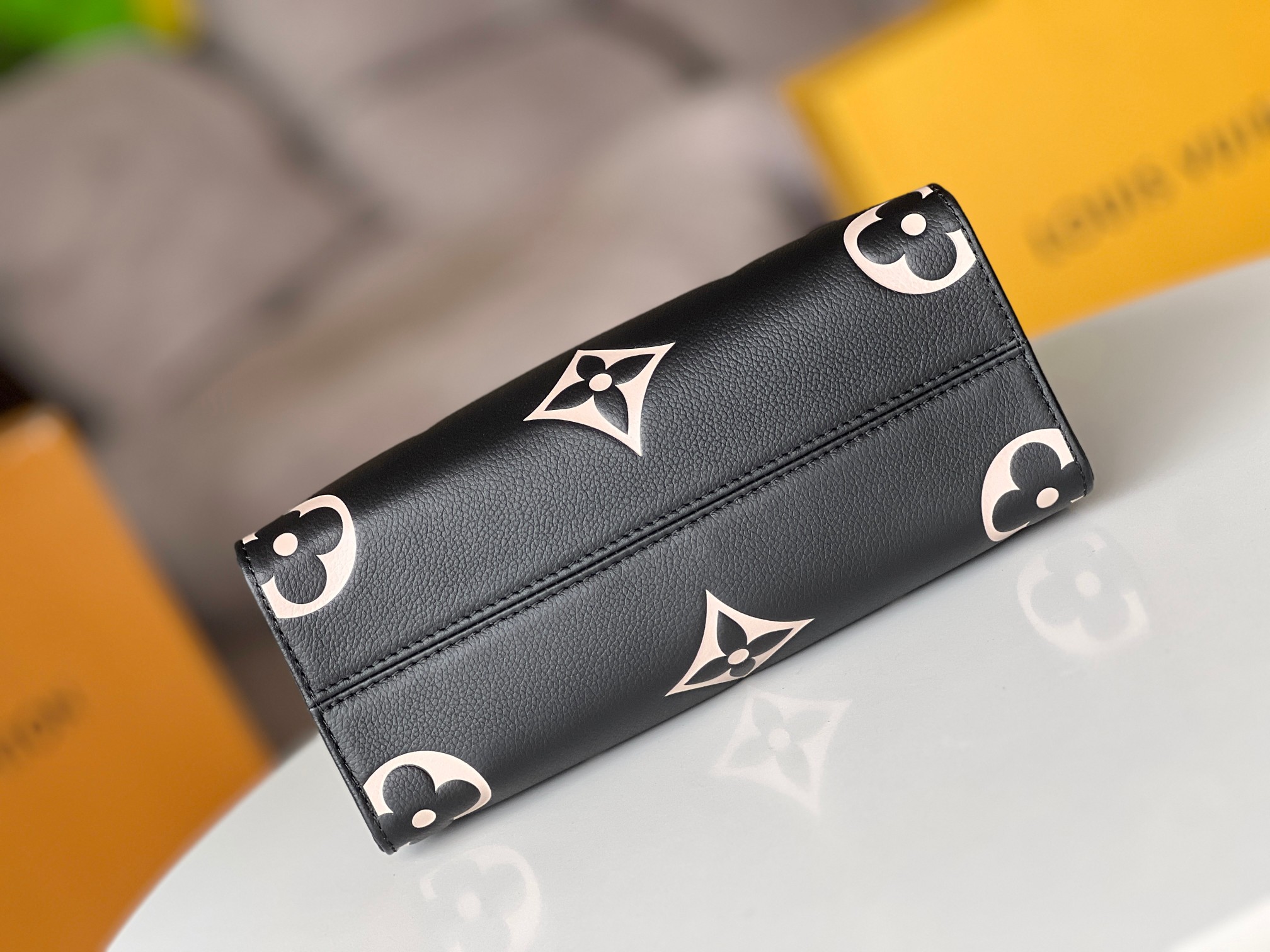 Louis Vuitton Onthego Small Tote Bag M45654 M45659 M45779 - Image 4