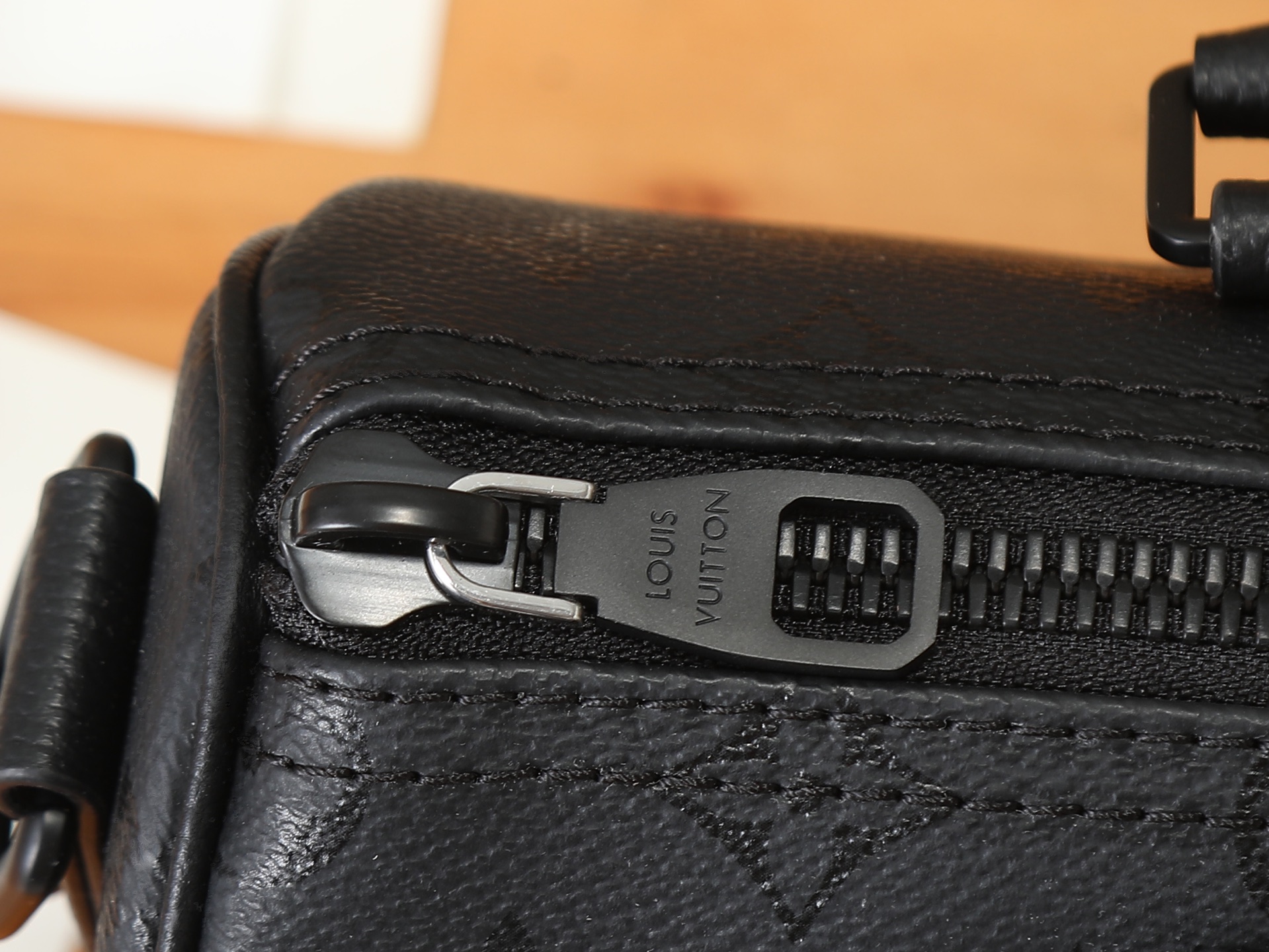 Louis Vuitton Keepall Bandouliere 25 Monogram Midnight Crossbody Bag - Image 4