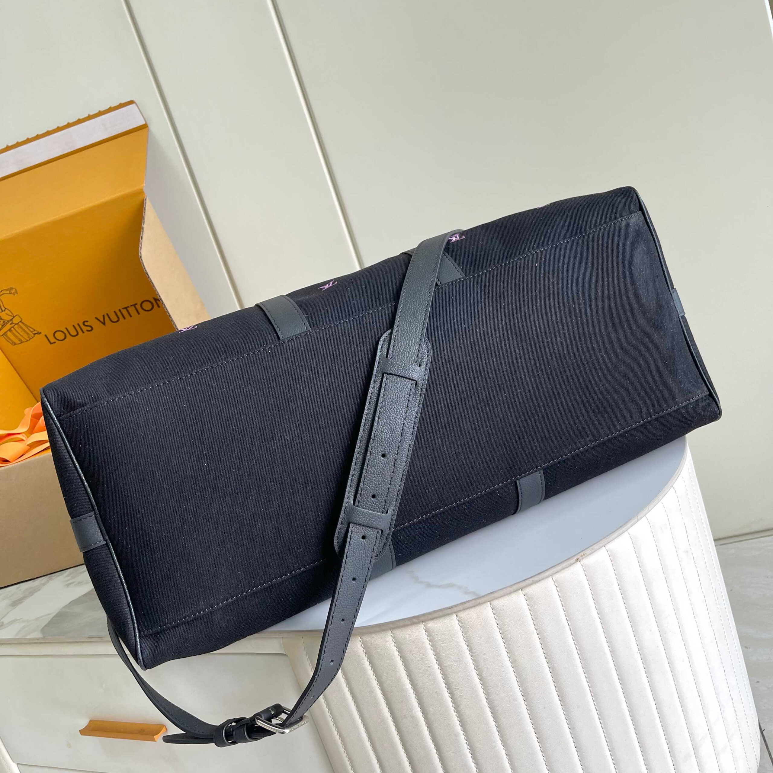 Louis Vuitton Keepall Bandoulière 50 Travel Bag in LV Blason Denim - Image 4