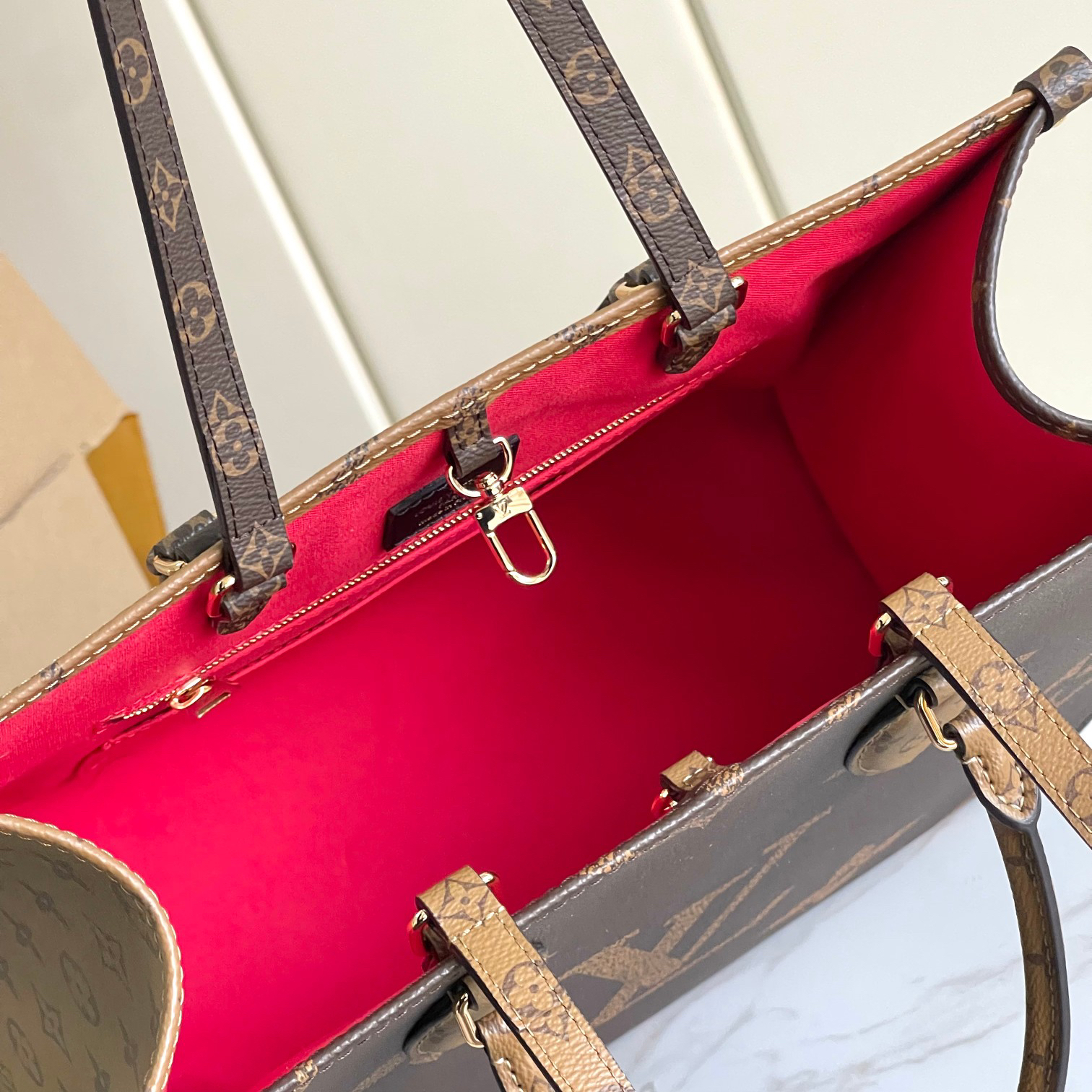 Louis Vuitton OnTheGo MM Monogram Reverse Tote Bag M45039 - Image 4