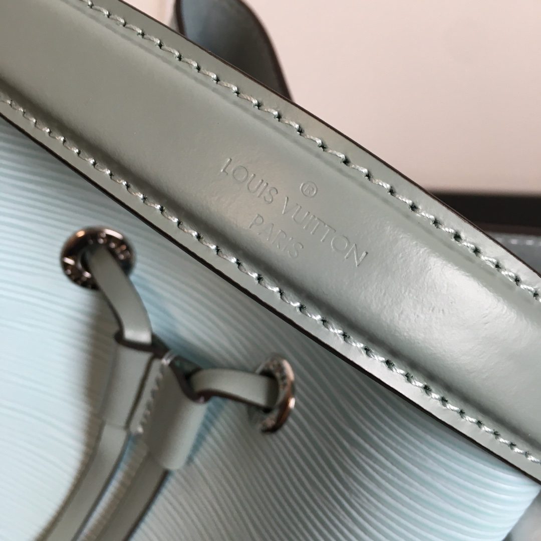 Louis Vuitton NéoNoé BB Bucket Bag in Pale Green Epi Leather - Image 4