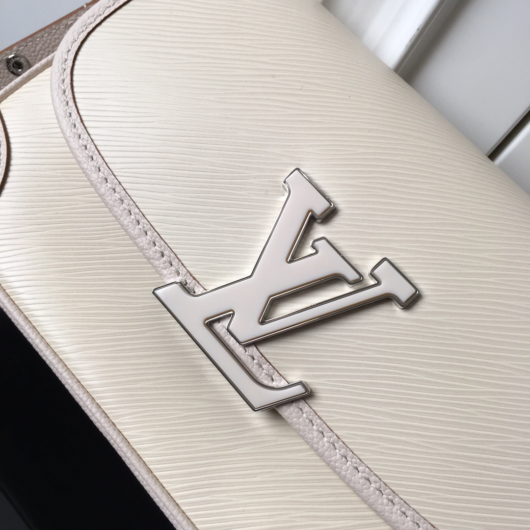 Louis Vuitton Buci Handbag in White Epi Leather - Image 4