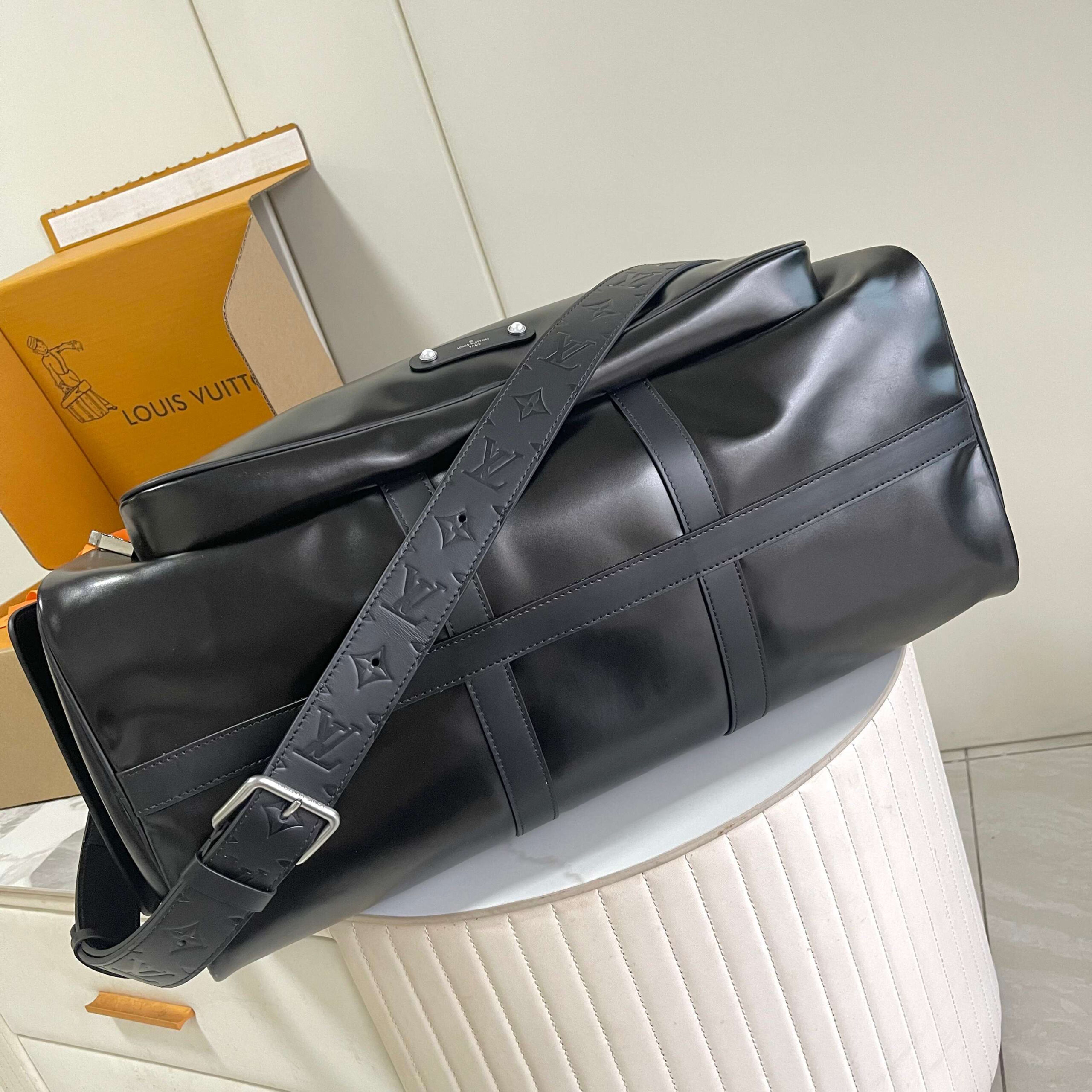Louis Vuitton Keepall Cargo Bandoulière 50 Travel Bag - Image 4