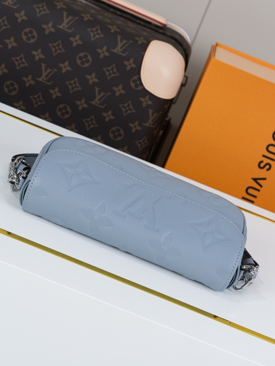 Louis Vuitton Wallet on Chain Ivy in Light Blue Monogram Empreinte Leather - Image 4
