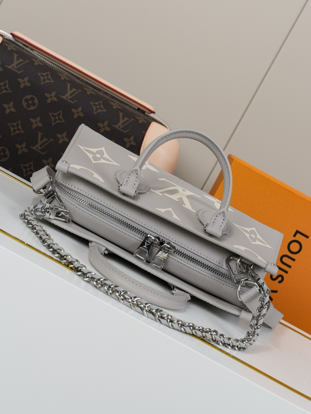 Louis Vuitton OnTheGo East West Bag in Monogram Empreinte Leather - Image 4