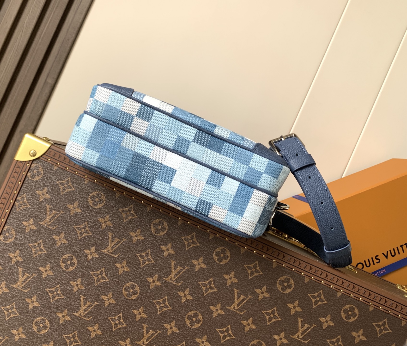 Louis Vuitton Nil M28606 Damoflage Crossbody Bag - Image 4