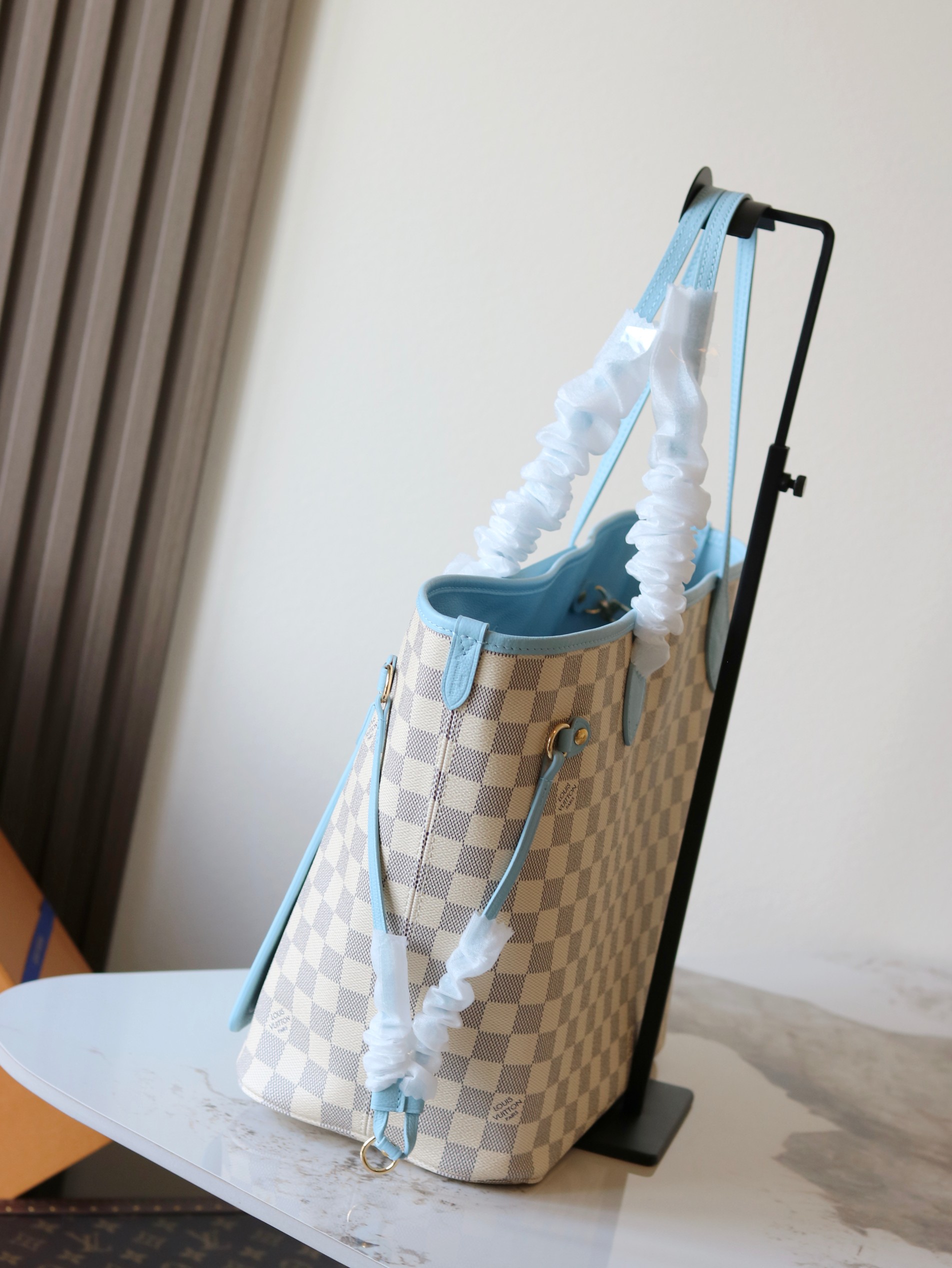 Louis Vuitton Neverfull Inside Out MM Tote Bag in Damier Azur - Image 4