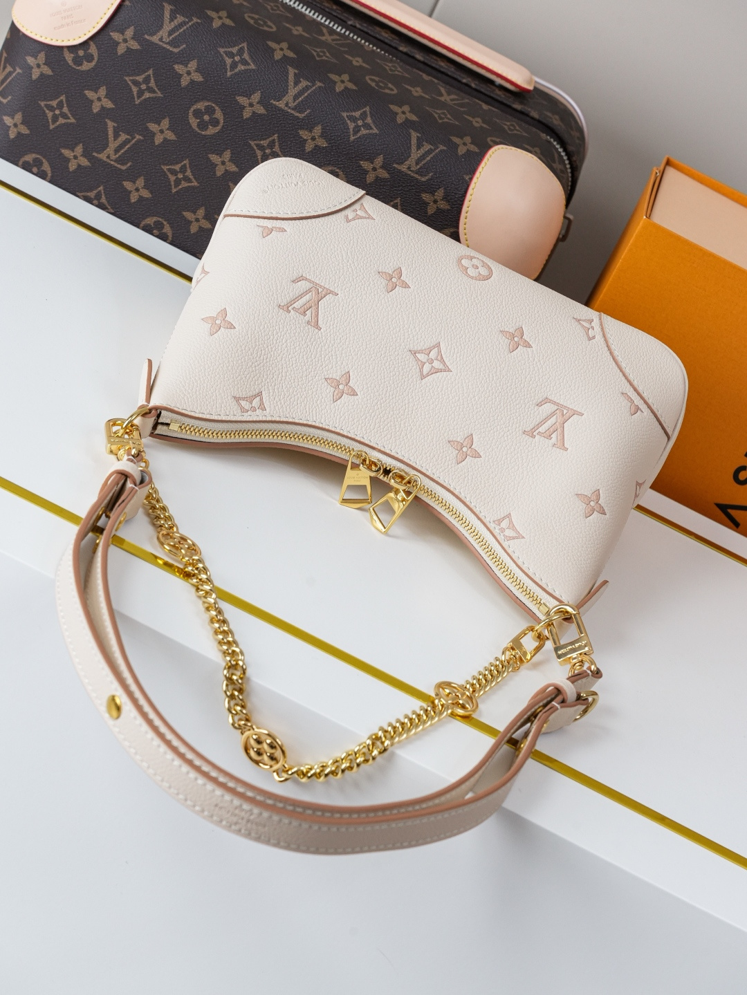Louis Vuitton Boulogne M14634 Monogram Empreinte Leather Shoulder Bag - Cream - Image 4