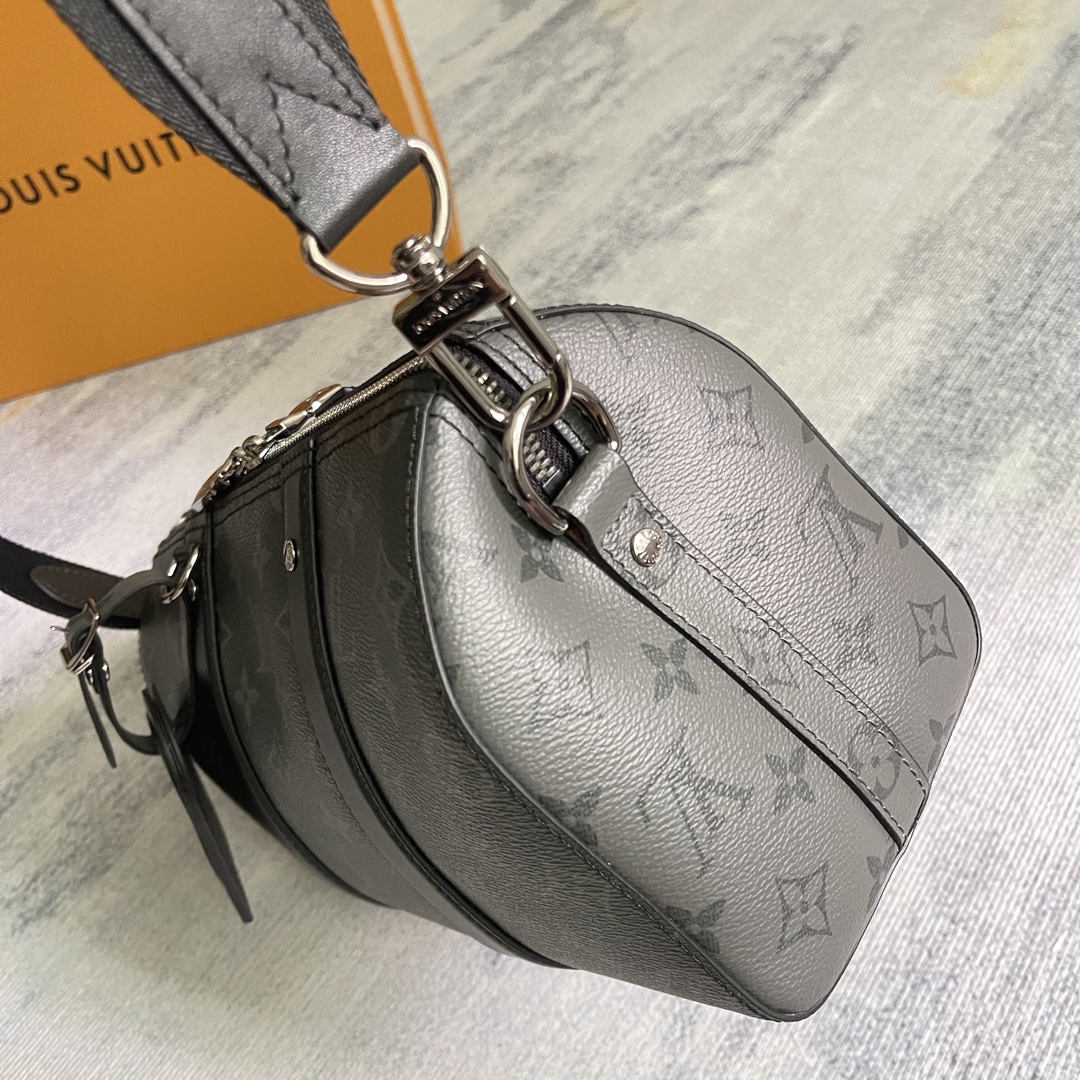 Louis Vuitton Keepall Travel Bag M45936 in Monogram Eclipse - Image 4