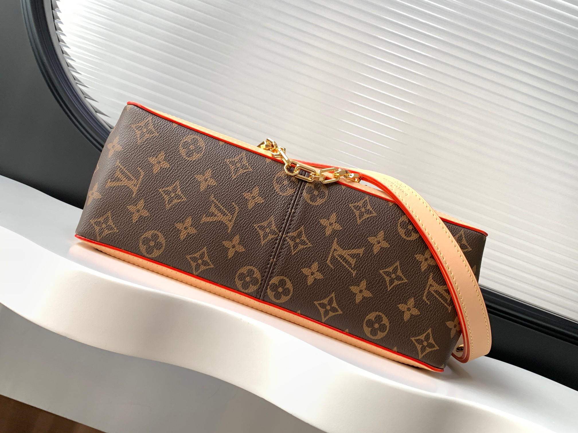 Louis Vuitton Dauphine Soft Large Handbag M47149 - Image 4