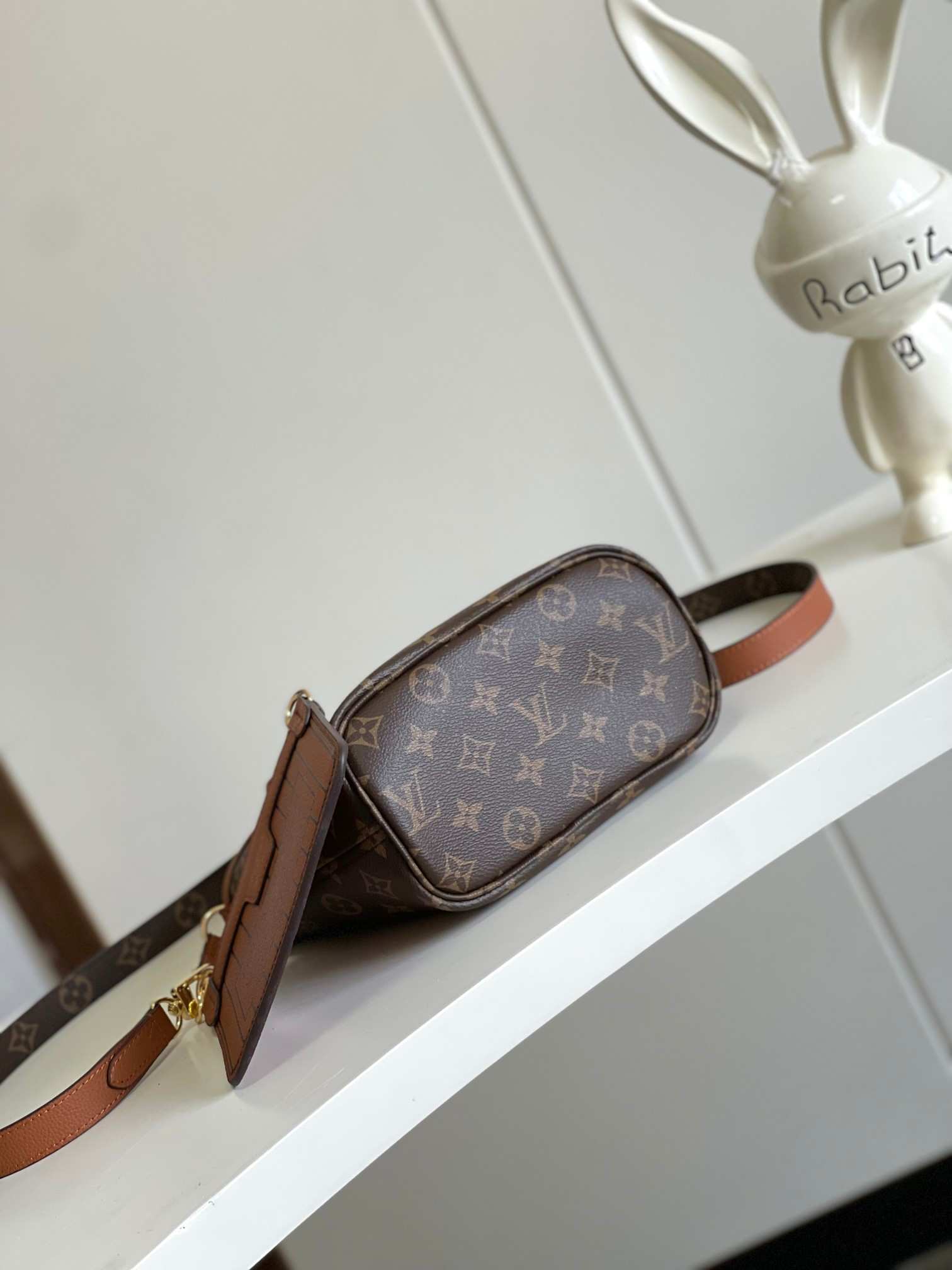Louis Vuitton Neverfull BB Handbag in Brown Damier Azur Canvas - Image 4