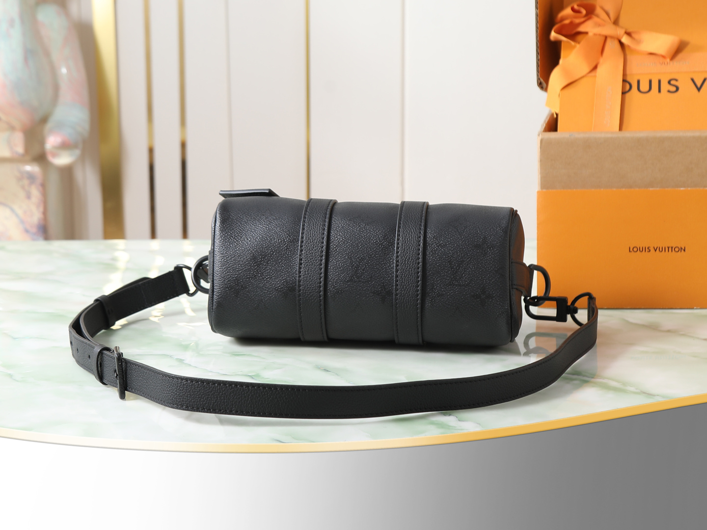 Louis Vuitton Keepall Bandoulière 25 Monogram Midnight Travel Bag - Image 4