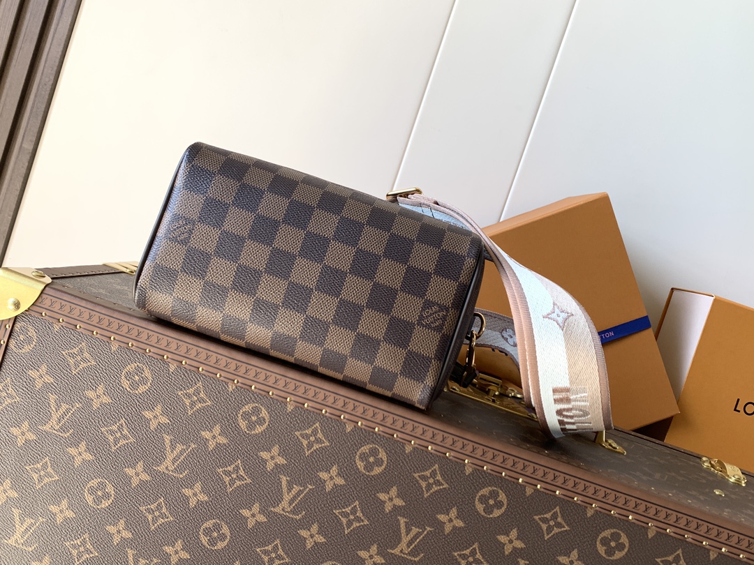 Louis Vuitton Speedy Bandoulière 20 Monogram Crossbody Bag - Image 4