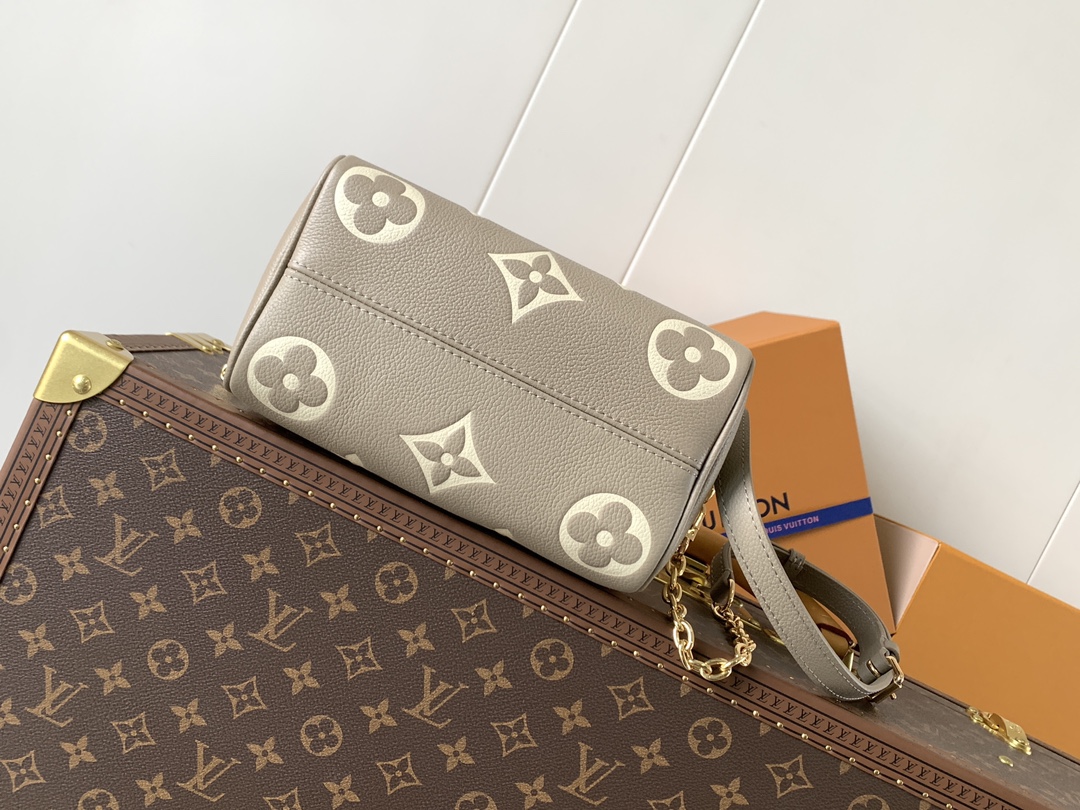 Louis Vuitton Speedy Bandoulière 20 Monogram Empreinte Crossbody Bag - Image 4