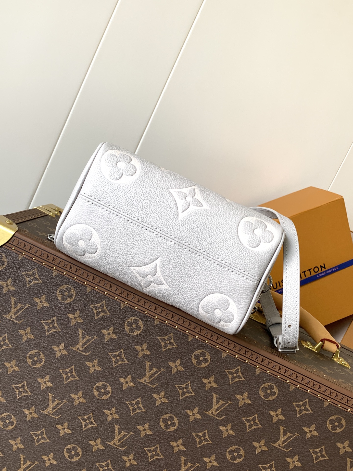 Louis Vuitton Speedy Bandoulière 20 Monogram Empreinte Leather Crossbody Bag - Image 4