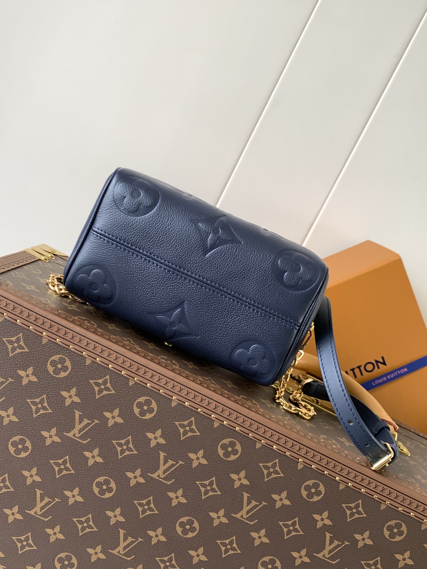 Louis Vuitton Speedy Bandoulière 20 Monogram Empreinte Leather Crossbody Bag - Image 4