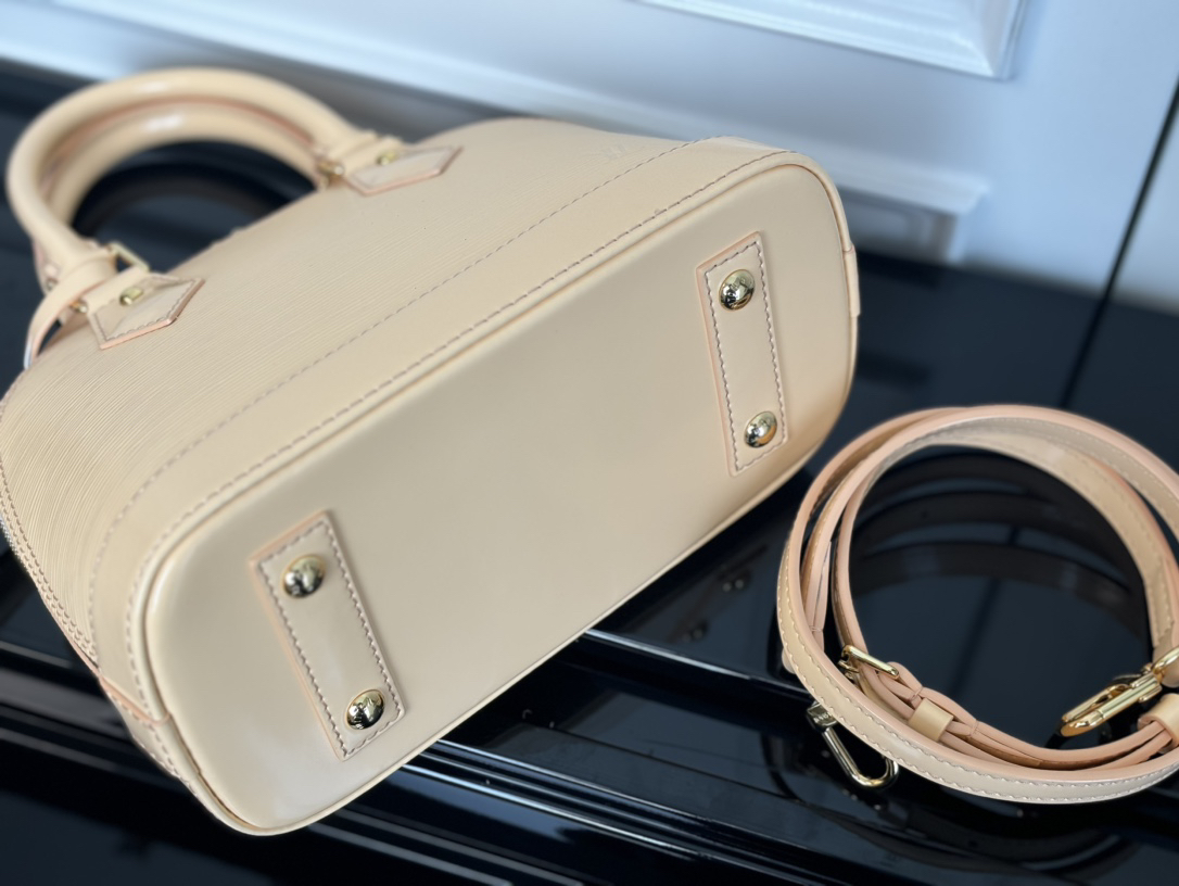 Louis Vuitton Alma BB Epi Leather Crossbody Bag in Almond - Image 4